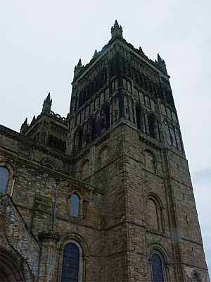 Archivo:Durham Cathedral, Nave Tower