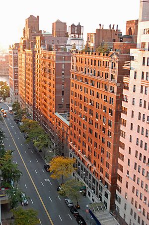 Archivo:East 57th St Apartments