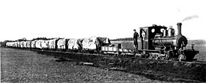 Archivo:Ex UK War Department Hunslet 4-6-0 at Balcarce, Argentina, mid 1920's (35173541642)