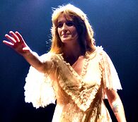 Archivo:Florence Welch 2018 - Florence and the Machine (High as Hope Tour)
