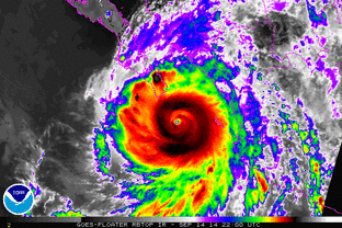 Archivo:Hurricane Odile 2014 making landfall