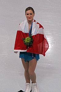 Archivo:Joannie Rochette 2010 Olympic medal ceremony