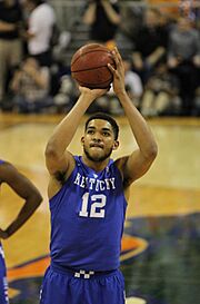 Archivo:Karl-Anthony Towns 2015