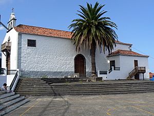 Archivo:Lado derecho Iglesia de San José Breña Baja-1