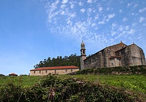 Archivo:Monasterio de San Julián de Moraime