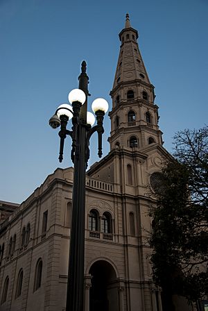 Archivo:Parroquia san francisco de asis - Montevideo