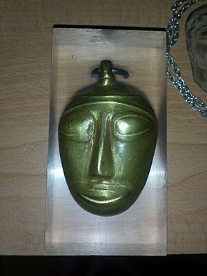 Archivo:Pendentif naga