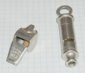 Archivo:Police whistles