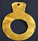 Archivo:Prehistoric jewelry - Ptolemaida Greece