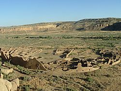 Archivo:Pueblo Bonito Aerial Chaco Canyon