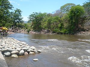 Archivo:Río Guatapurí, Valledupar