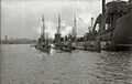 Submarinos clase B y el buque de apoyo Kanguro en la bahía de Pasajes (1922)