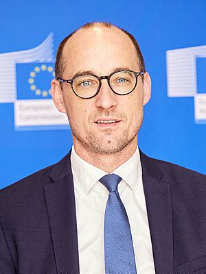 Archivo:Visit of Vincent Van Peteghem to the European Commission - P061965-801824 (cropped)