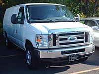 Archivo:'08 Ford E-Series Van