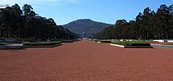 Archivo:ANZAC Parade Canberra