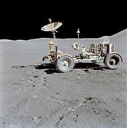 Archivo:Apollo 15 Lunar Rover final resting place