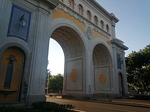 Archivo:Arcos de Guadalajara 2