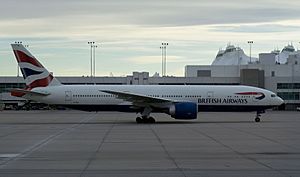 Archivo:BA 777 in Denver sdgh