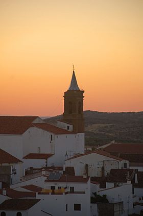 Campanario iglesia de San Andres Apostol Encinasola.jpg