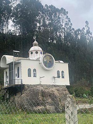 Archivo:Capilla de la Piedra Grande de Checa