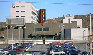 Archivo:Cuartel de Lasesarre