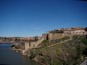 Archivo:España - Toledo - Torreón Llamado del Baño de la Cava - Antiguo Puente de Barcas