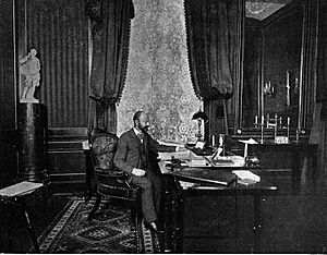 Archivo:EugenBoehm1901