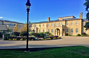 Archivo:Govt house 2017