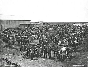 Archivo:HG Olds Recepción de maquinaria agrícola en Jacinto Arauz La Pampa