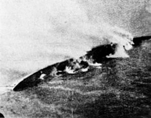 Archivo:HMS Gloucester sinking