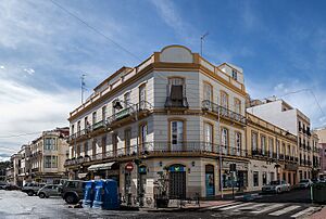 Archivo:HOTEL REINA VICTORIA (MELILLA)