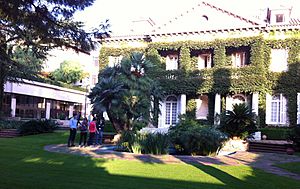 Archivo:IESE Campus