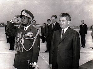 Archivo:Jean-Bedel Bokassa & Nicolae Ceaușescu, 1970