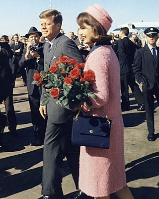 Kennedys arrive at Dallas 11-22-63 (Cropped).jpg