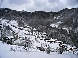 La localidad de Lamedo bajo una considerable nevada.