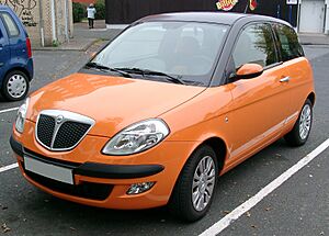 Archivo:Lancia Ypsilon front 20071002