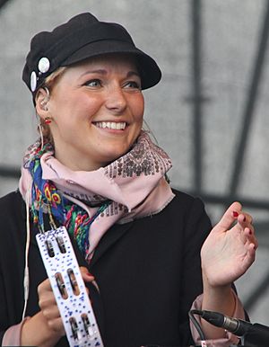 Lenna Kuurmaa para Niños