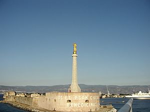 Archivo:Madonna della Lettera - Messina - panoramio