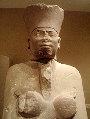 Archivo:MentuhotepII-FuneraryStatue-CloseUp MetropolitanMuseum c