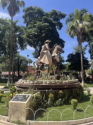 Archivo:Monumento Valor Chaqueño en Villa Montes - Bolivia