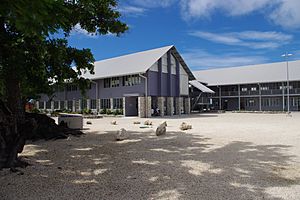 Archivo:Nauru Secondary School after receiving its $11 million Australian-funded refurbishment, April 2010. Photo- DFAT (12046385216)