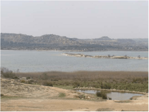 Archivo:Paisaje laguna salada de Chiprana