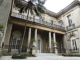 Archivo:Patio interior del Palacio Taranco