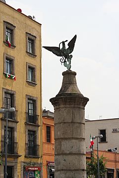 Plaza de la Aguilita (columna).JPG