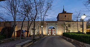 Archivo:Plaza de toros cuadrada, Santa Cruz de Mudela, Ciudad Real, España, 2021-12-18, DD 34-36 HDR