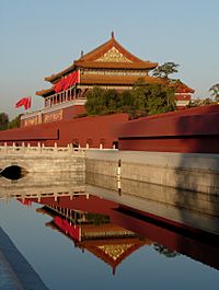 Archivo:Tian'anmen, roof feature