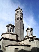 Archivo:Torre y linternas de San Pablo