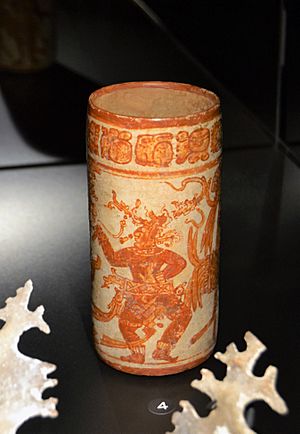 Archivo:Vas amb representació del déu del Panís ballant, fundació La Ruta Maya, Guatemala