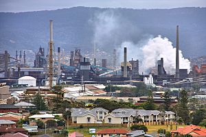 Archivo:13 Industry of Australia - Steelworks of BlueScope Steel Limited company in Port Kembla, Australia