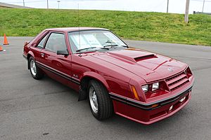 Archivo:1982 Ford Mustang GT Hatchback (14393014141)